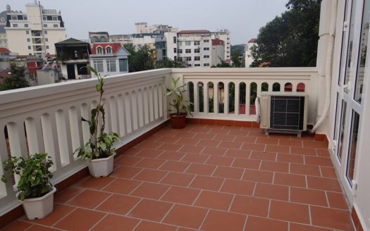 Apartment with terrace to lease close to the French Embassy in Hanoi