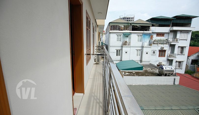 Balcony serviced 01 bedroom apartment , Doi Can, Ba Dinh (1)