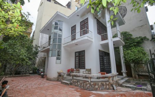 Cosy house with garden to rent in Hanoi Tay Ho district
