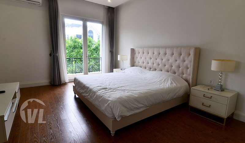 Cozy 4 bedrooms rental furnished house in Vinhomes Riverside