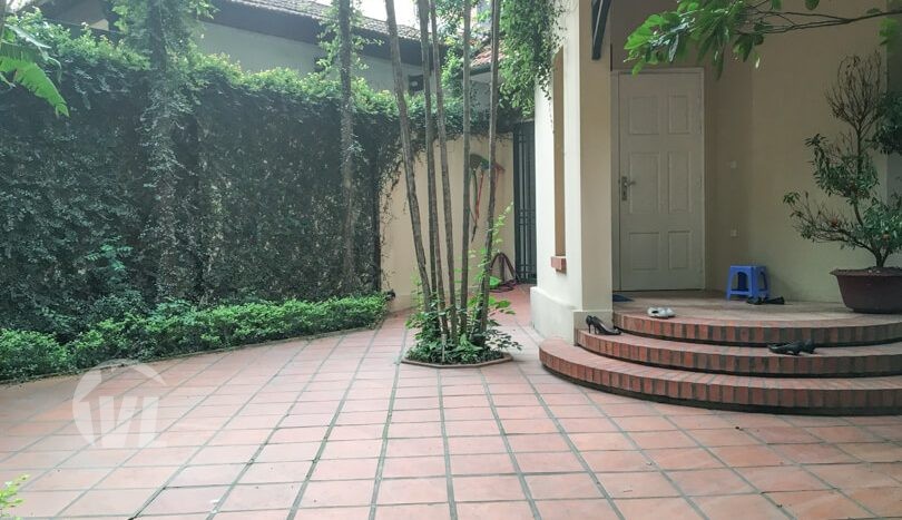 Furnished house with garden to lease in Tay Ho district Hanoi