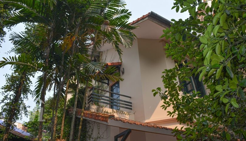 Furnished house with garden to lease in Tay Ho district Hanoi