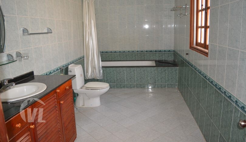 Gorgeous large villa with garden to let in the Tay Ho district