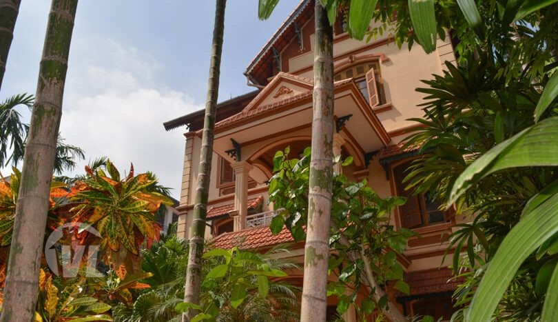 Gorgeous large villa with garden to let in the Tay Ho district
