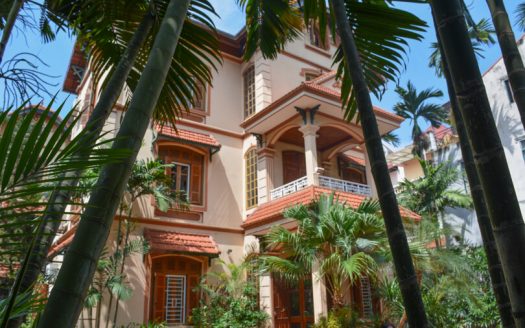 Gorgeous large villa with garden to let in the Tay Ho district