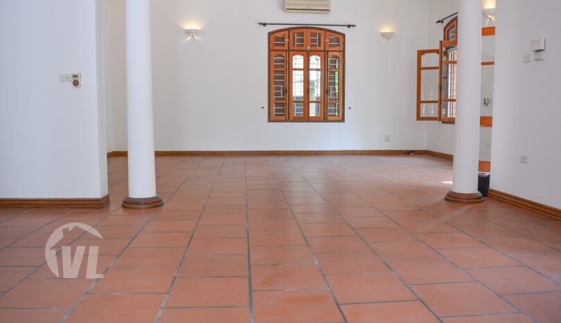 Gorgeous large villa with garden to let in the Tay Ho district