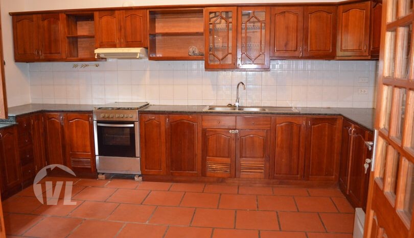 Gorgeous large villa with garden to let in the Tay Ho district