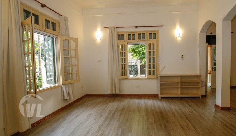 House with large yard to lease in the West Lake area