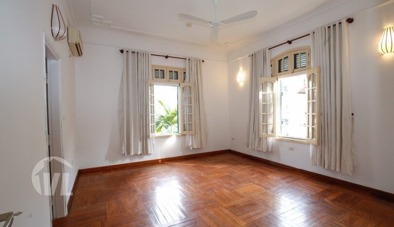 House with large yard to lease in the West Lake area