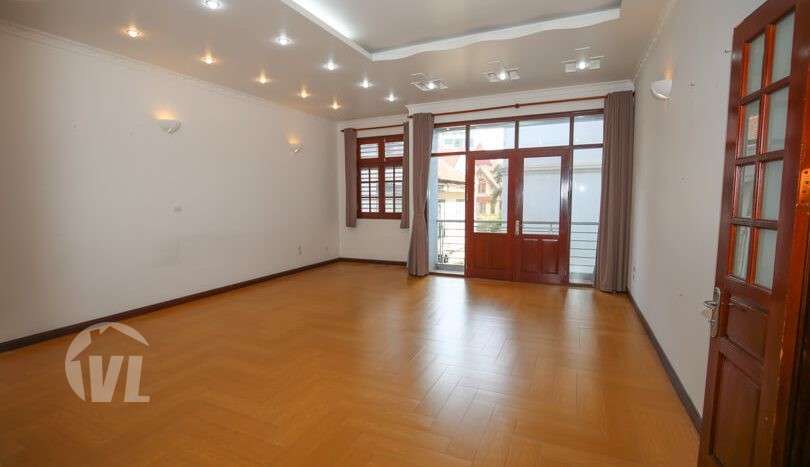 Large villa with original swimming pool to rent in Tay Ho district