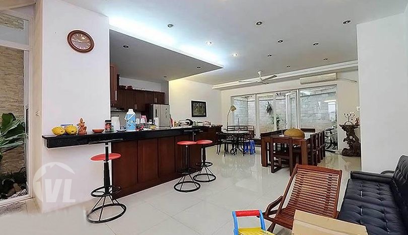 Modern and spacious triplex apartment to rent in Hanoi center