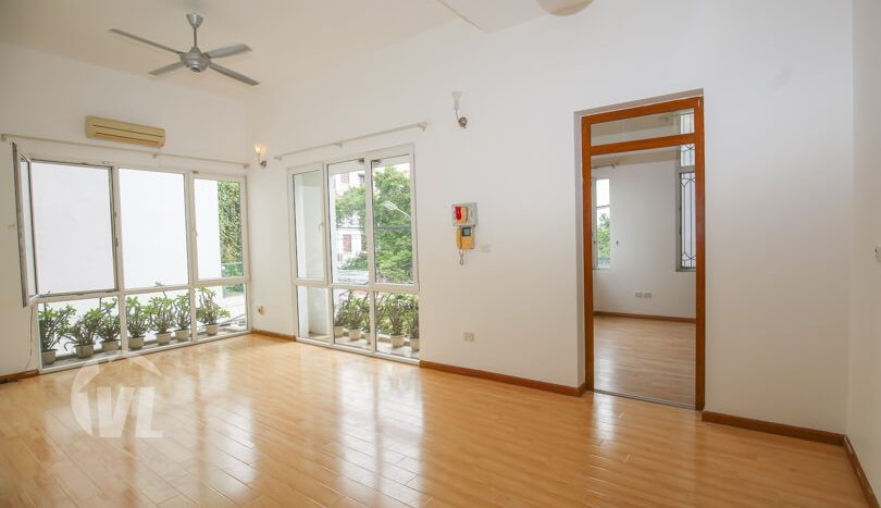 Modern house to lease in Tay Ho with West lake view