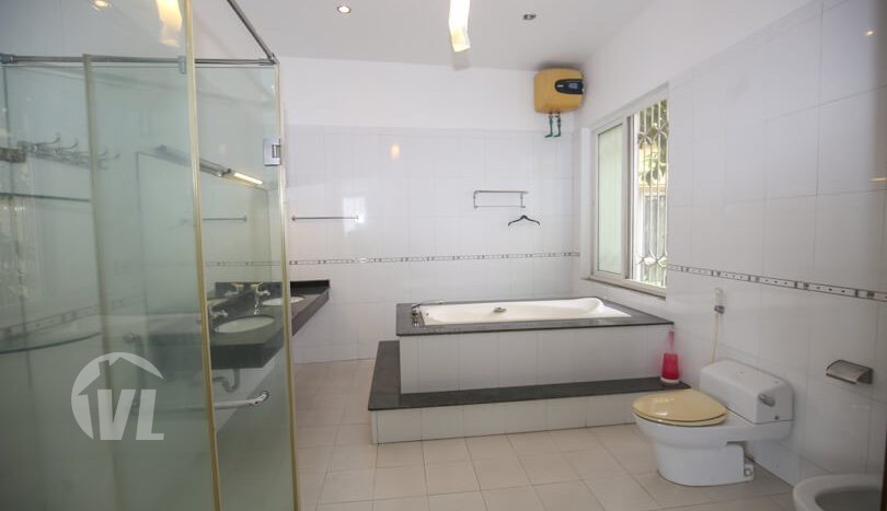 Modern house to lease in Tay Ho with West lake view
