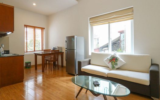 Nice 01 bedroom apartment in Linh Lang near Japanese Embassy (2)