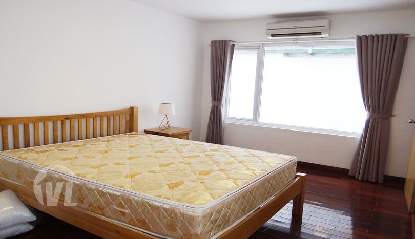 well-kept 01 bedroom apartment in Linh Lang, Ba Dinh (1)