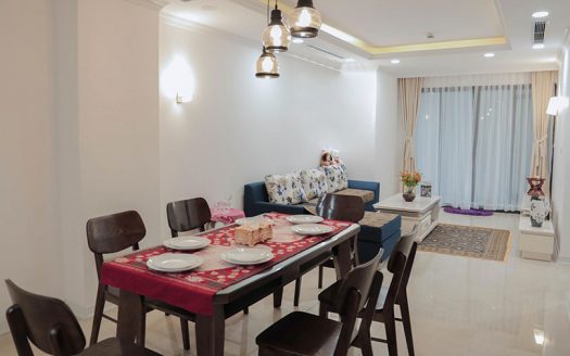 Beautiful 3 bedroom apartment in Dong Da, by Hoang Cau lake