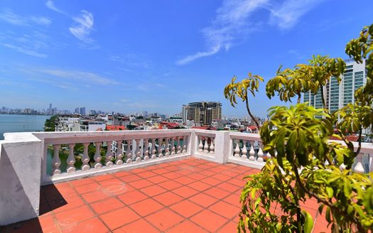 Lake view 2 bedrooms apartment on Xuan Dieu street