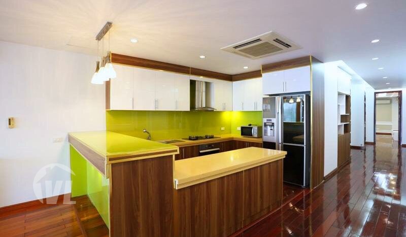 220 sq m 3 bedrooms apartment to rent in Lang Yen Phu Hanoi