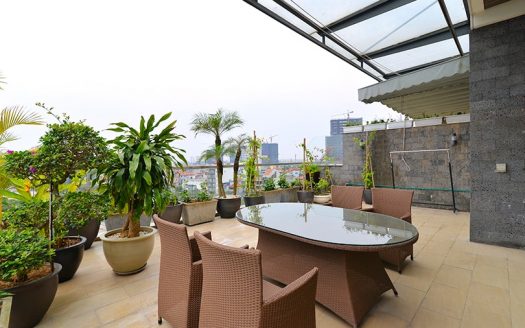 Furnished penthouse to lease in Tay Ho Hanoi with terrace and gym