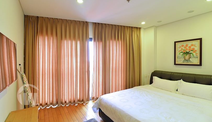 Furnished penthouse to lease in Tay Ho Hanoi with terrace and gym