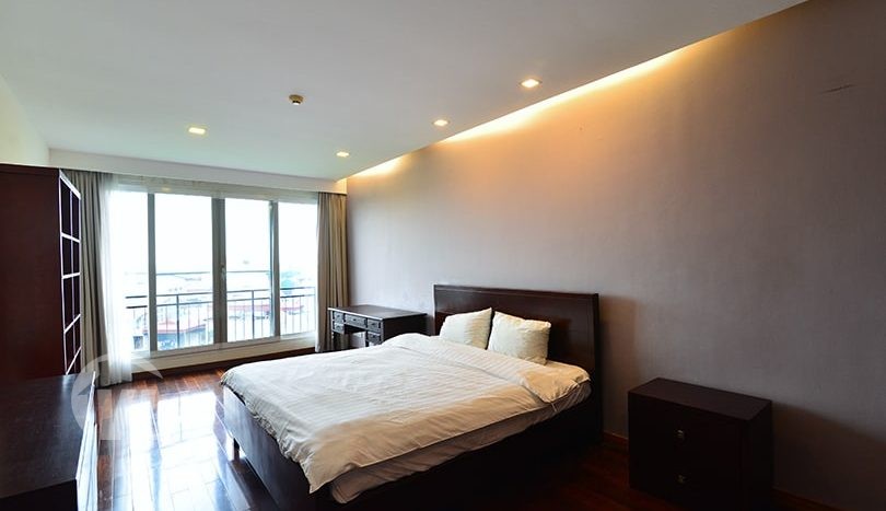 Hanoi duplex serviced apartment to rent in Tay Ho with West Lake view