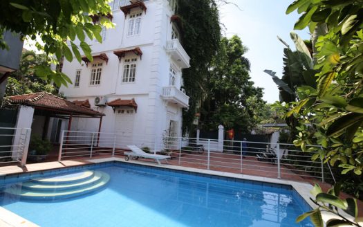 Unfurnished swimming pool villa to rent on To Ngoc Van Tay Ho district