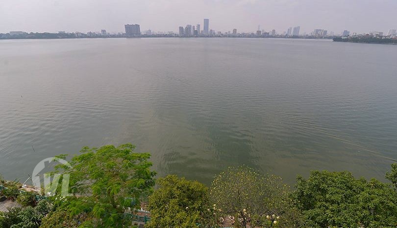 3 bedrooms apartment in Tu Hoa street with panoramic lake view