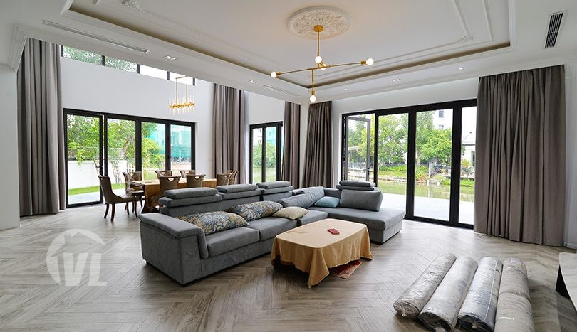 Brand new detached villa to lease in Vinhomes Riverside Hanoi