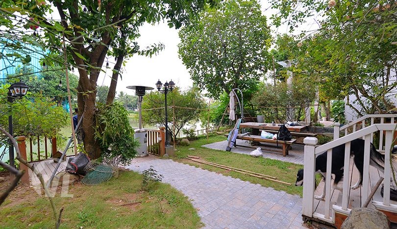 Bright 4 bedrooms house to lease in Vinhomes Riverside Hanoi