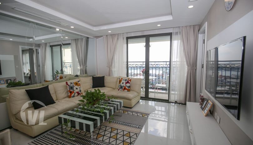 Fabulous lake view 3 bedroom apartment in Tay Ho