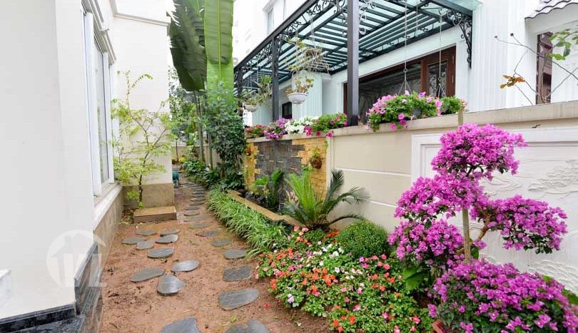 High standard Vinhomes Riverside house to rent on Anh Dao street