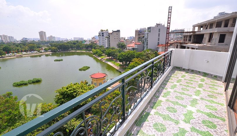 Lake view 2 beds apartment to lease in Hanoi center