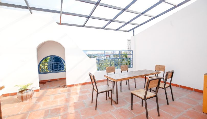 New furnished house for lease in Tay Ho modern and bright