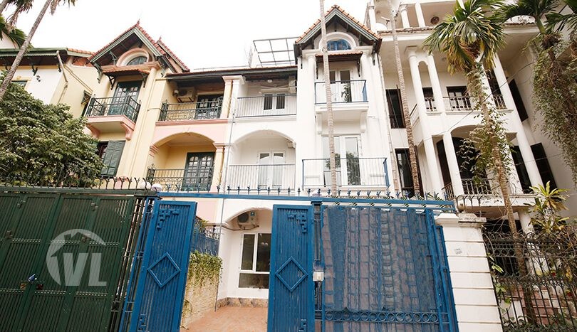 New furnished house for lease in Tay Ho modern and bright