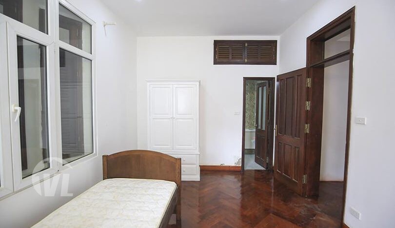 Renovated and furnished 5 beds house to rent on Xuan Dieu Tay Ho area