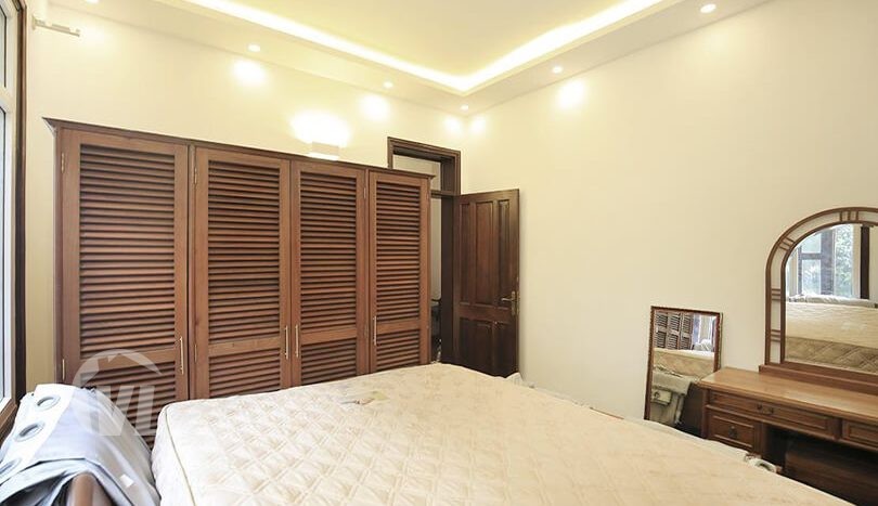 Renovated and furnished 5 beds house to rent on Xuan Dieu Tay Ho area
