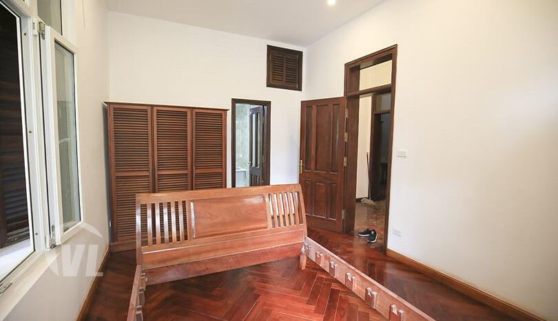 Renovated and furnished 5 beds house to rent on Xuan Dieu Tay Ho area