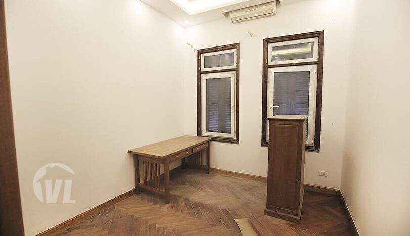 Renovated and furnished 5 beds house to rent on Xuan Dieu Tay Ho area