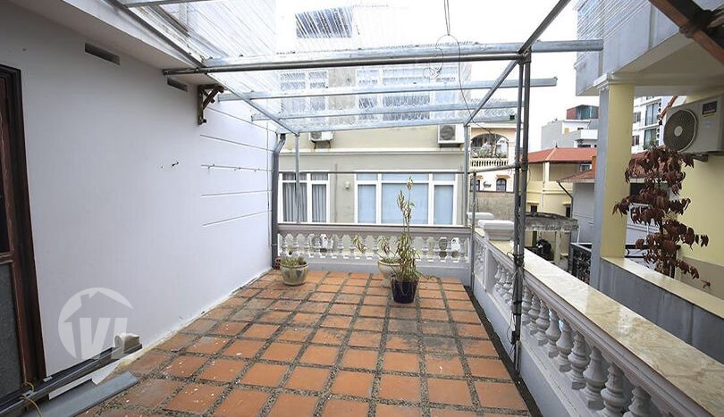 Renovated and furnished 5 beds house to rent on Xuan Dieu Tay Ho area