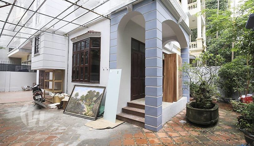 Renovated and furnished 5 beds house to rent on Xuan Dieu Tay Ho area