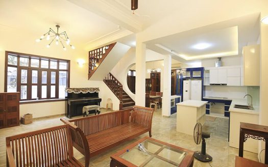 Renovated and furnished 5 beds house to rent on Xuan Dieu Tay Ho area