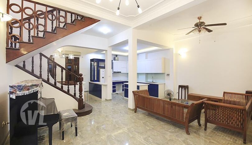 Renovated and furnished 5 beds house to rent on Xuan Dieu Tay Ho area