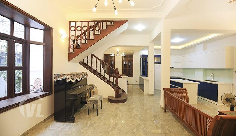 Renovated and furnished 5 beds house to rent on Xuan Dieu Tay Ho area