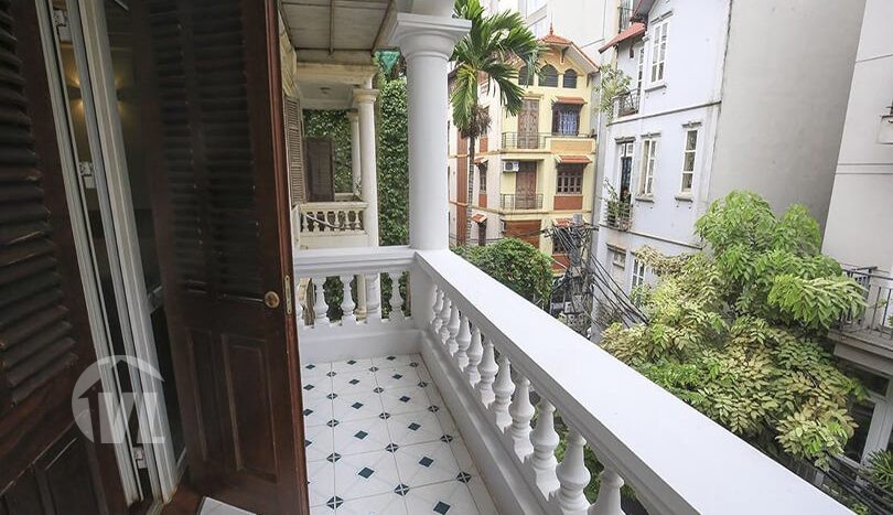 Renovated and furnished 5 beds house to rent on Xuan Dieu Tay Ho area