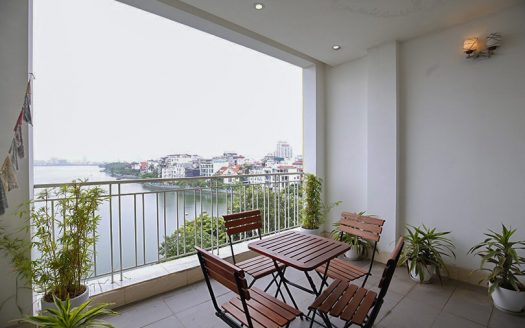 Spacious apartment 4 bedrooms with lake view on Xuan Dieu street