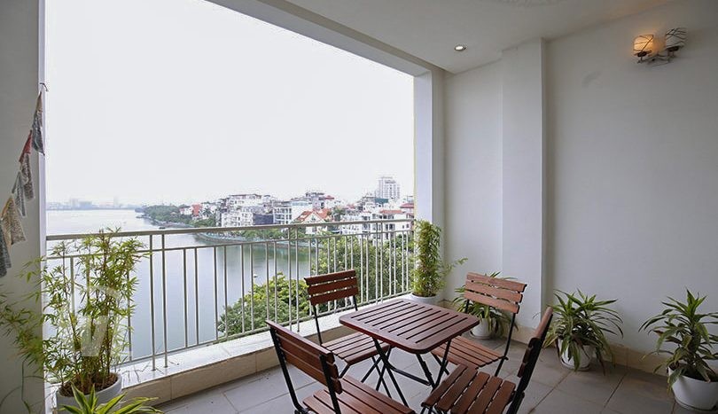 Spacious apartment 4 bedrooms with lake view on Xuan Dieu street