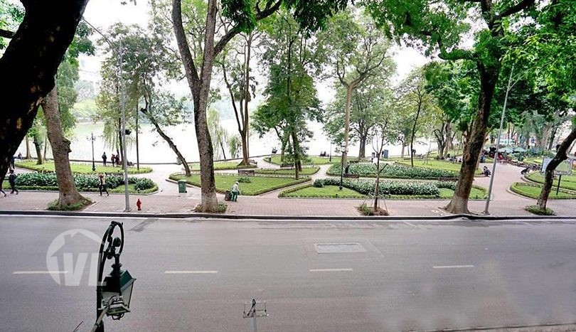 Unique triplex to rent in Hanoi right on Hoan Kiem lake