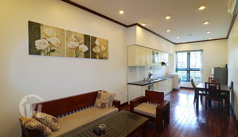 good-quality-01-bedroom-apartment-in-lac-chinh-truc-bach (1)