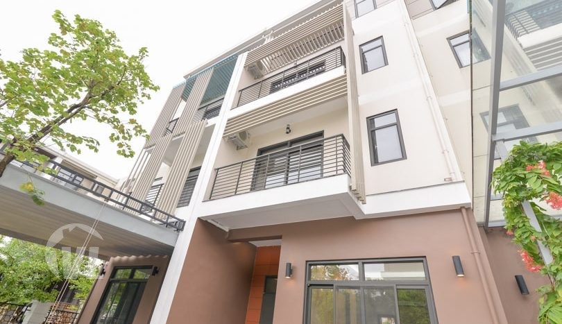 MInimally Furnished 4 Bedroom Villa For Rent In Starlake Hanoi Complex