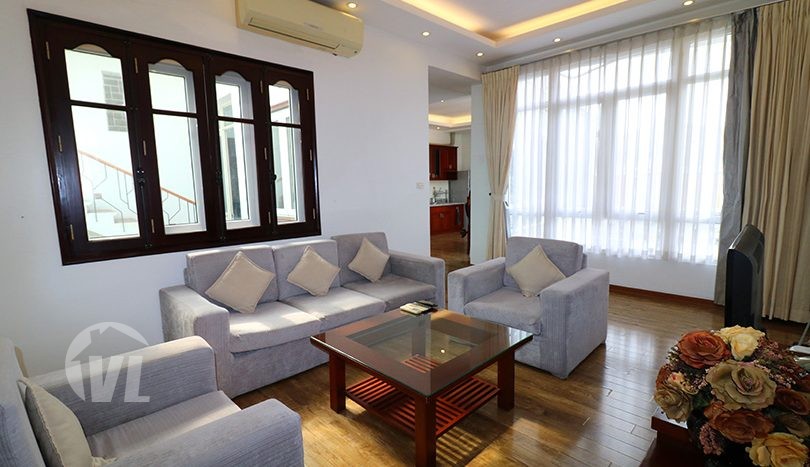 Elegant serviced 02 bedroom apartment in Truc Bach for rent (1)